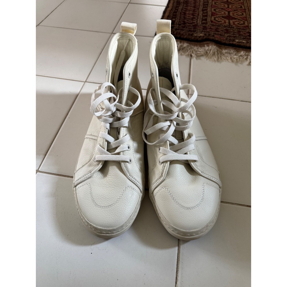 Globe High Top Leather Skate Sneakers Off White Men's 12 Women's 11‎